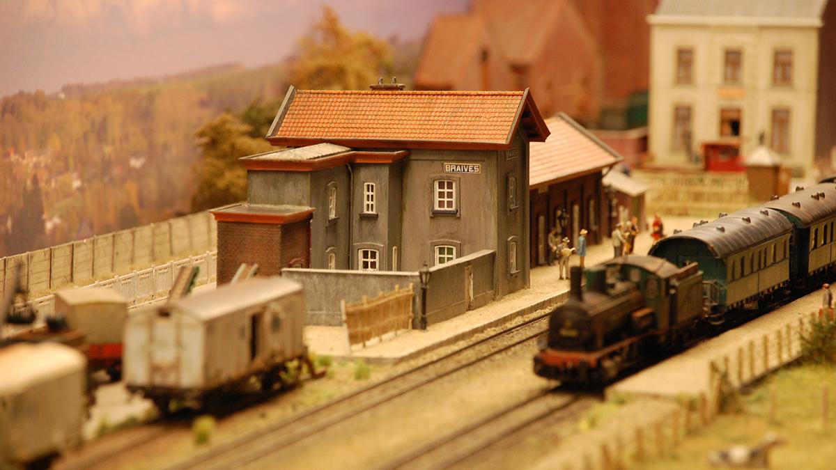 c-est-dingue-ces-mod-listes-cr-ent-une-maquette-de-la-gare-de-braives
