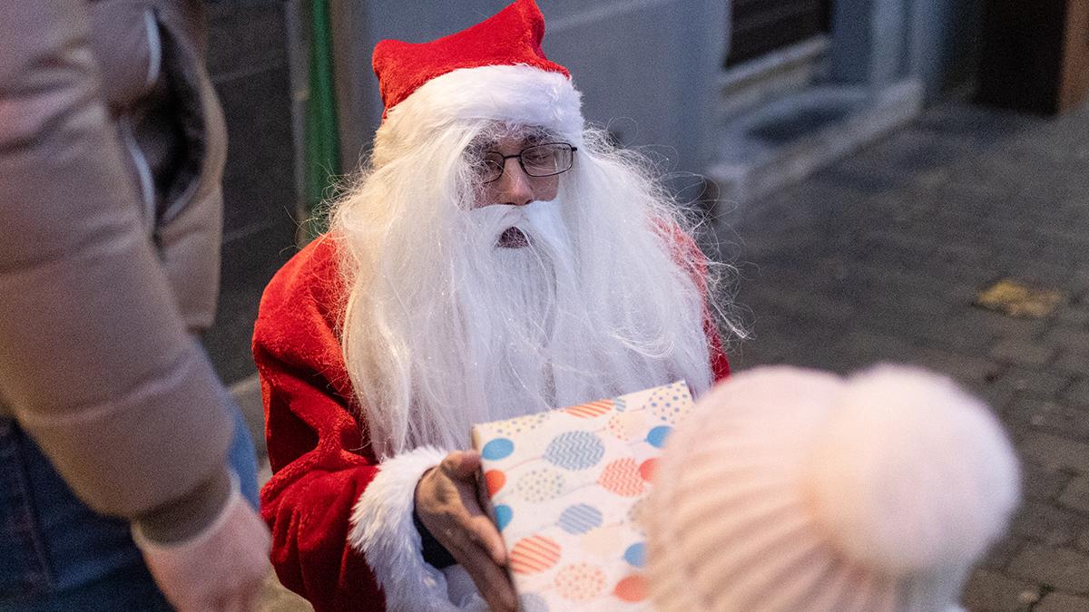 Pere_Noel_plaza_Hannut