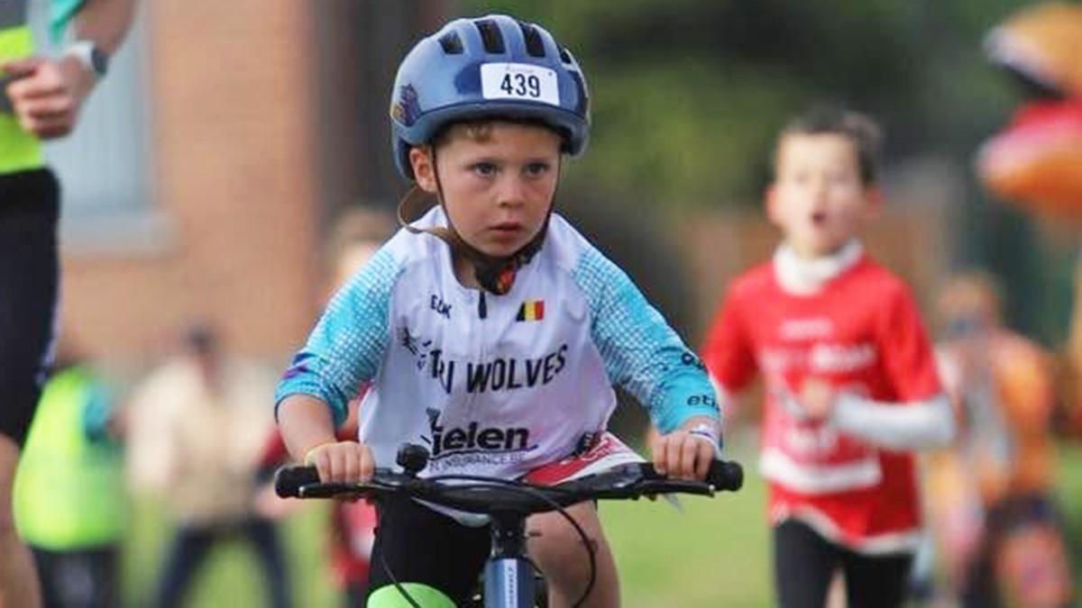 Tri_wolves_enfants